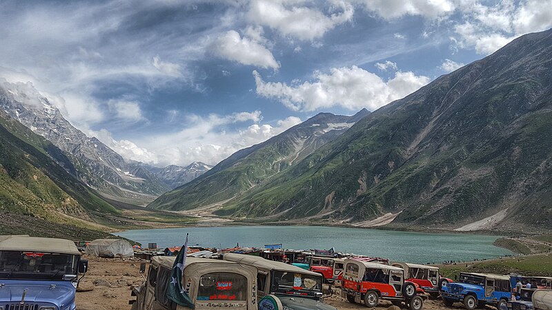 File:Saiful Muluk Lake parking.jpg