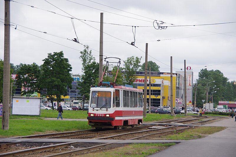 File:Saint Petersburg tram 7203 2011-08 1313153945 Teplovoznaya Street LM-99K.jpg
