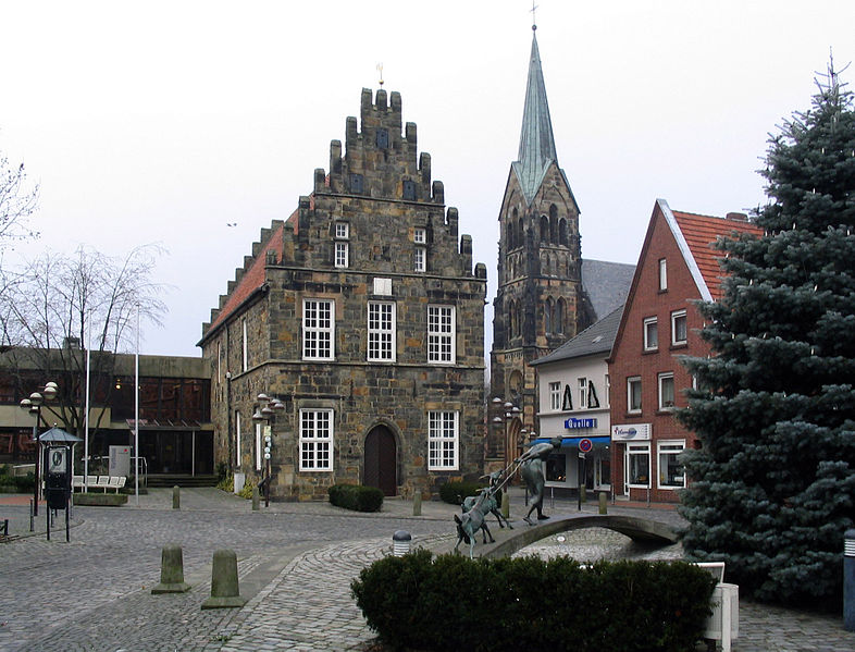 File:Schüttorf Market and City Hall.jpg