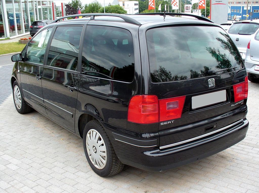 File:2009 SEAT Alhambra Reference TDi facelift 2.0.jpg - Wikimedia