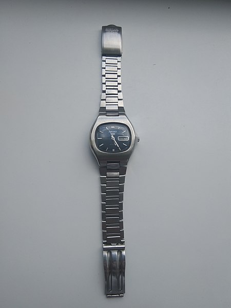 File:Seiko 5.jpg