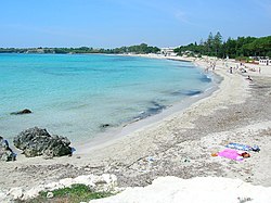 Pantai di Fontane Bianche