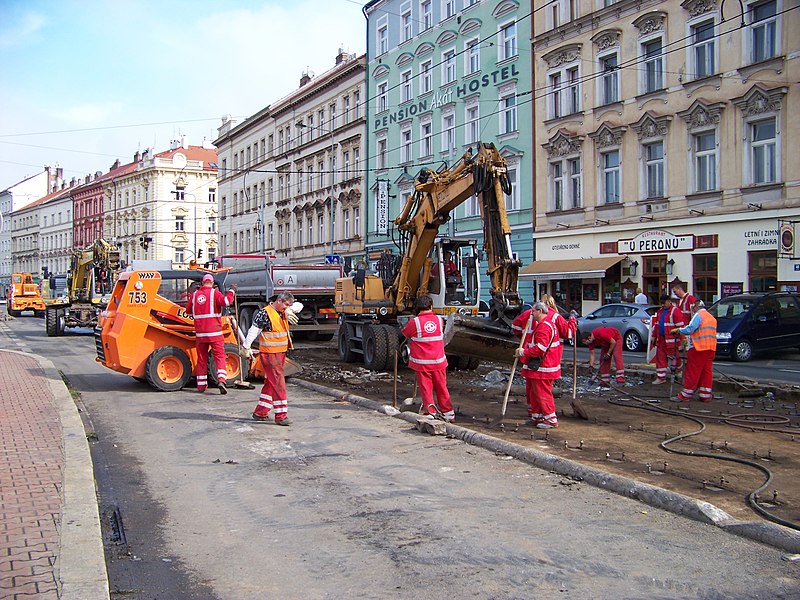 File:Smíchovské nádraží, rekonstrukce TT u smyčky (01).jpg