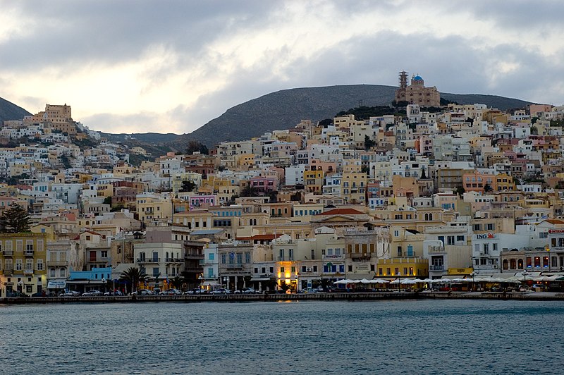 File:Syros Harbour.jpg