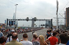 Файл:TDF_2010_Rotterdam_Erasmusbrug_3.JPG