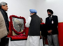 Condolences by Manmohan Singh (right) and Sitaram Yechury (left). The Prime Minister, Dr. Manmohan Singh paying homage to the former Chief Minister of West Bengal, late Shri Jyoti Basu, in New Delhi on January 18, 2010.jpg