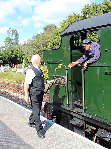 File:Totnes - 5542 taking the token.JPG