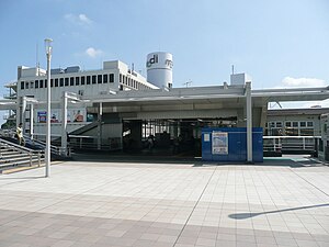 戸塚駅: 概要, 乗り入れ路線, 歴史