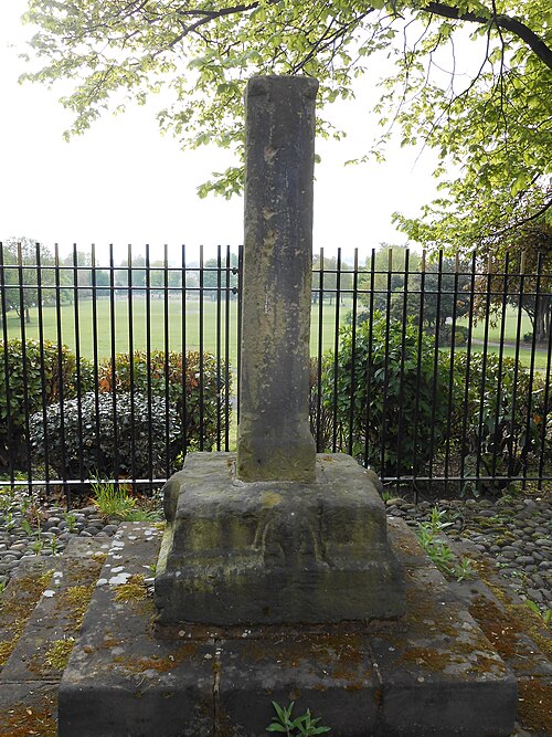 Tranmere Cross, Victoria Park