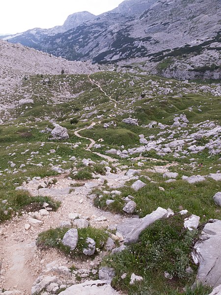 File:Triglav (35899859080).jpg