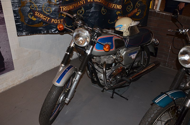 File:Triumph T140 Bonneville at Coventry Motor Museum.jpg