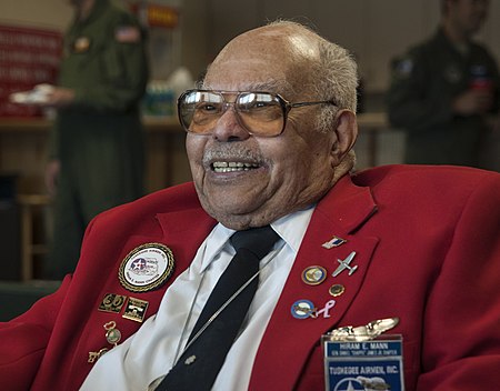 Tuskegee Airman shares his story with today’s Airmen 121102-F-AV409-015.jpg