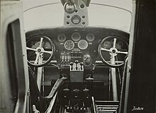 The G 23 cockpit Typenzeichnung und Abbildungen von Junkers G 23 (Ans 05338-01-251-AL-FL).jpg