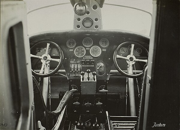 The G 23 cockpit