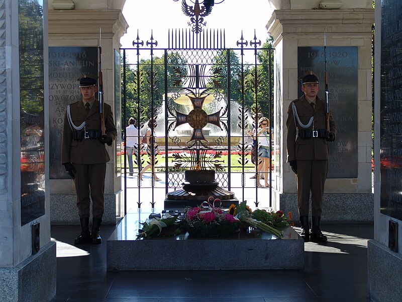 File:Unknown soldier tomb warsaw.JPG