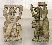 Génies à tête de rapace sculptés dans de l'ivoire, musée des civilisations anatoliennes d'Ankara.