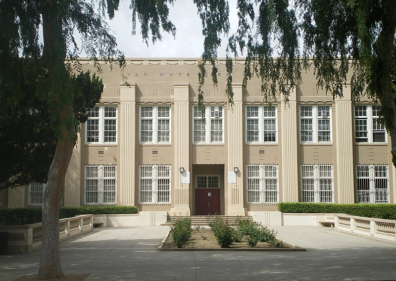 File:Van Nuys High School 2008.JPG