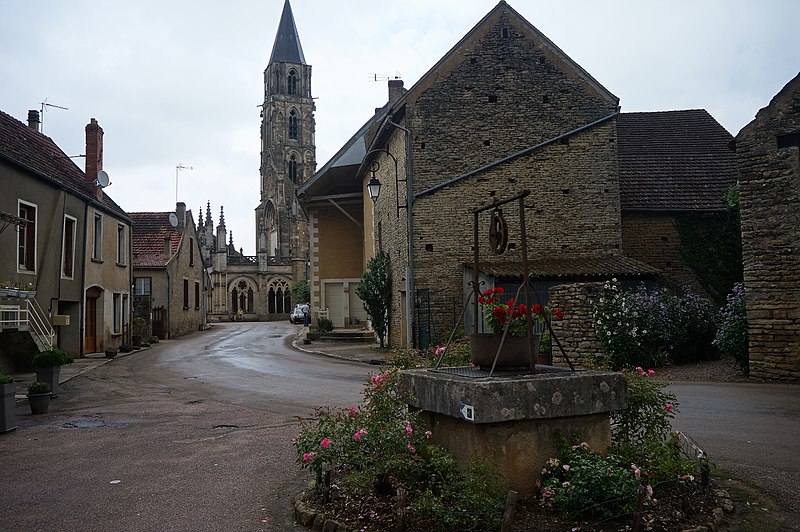 File:Vezelay WLM2016 Église Notre-Dame de Saint-Père (3).jpg