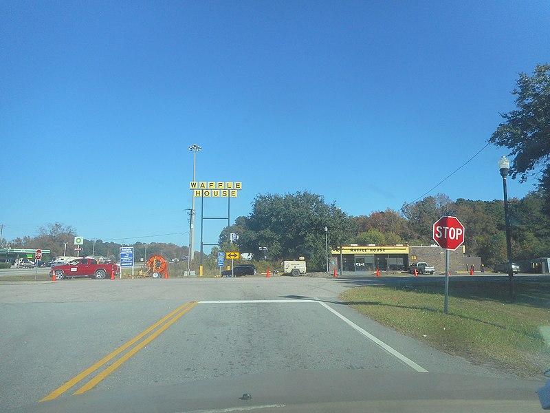 File:Waffle House @ North end of the Frontage Road; Point South, SC.jpg