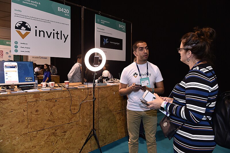 File:Web Summit 2018 - Beta Startup Booths - Day 1, November 6 SB0 5159 (43929524390).jpg