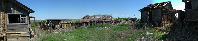 Файл:Заброшенное хозяйство в Серпокрылово - panoramio.jpg