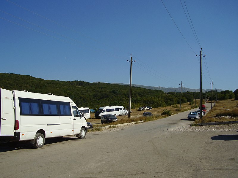 File:У Мраморной пещеры 2008 Крым - panoramio.jpg