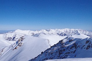 Поглед на северната половина од Љуботен (најнакрај) до Црн Врв и Бистрица (сликано од Бакардан)