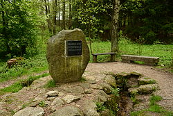 Pramen Lužické Nisy s pamětním kamenem