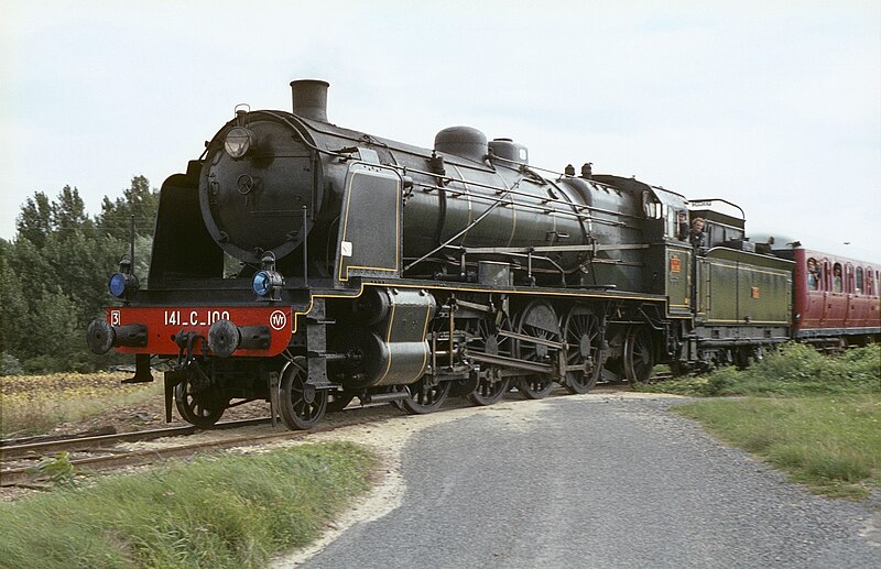 File:141-C-100 Trains a Vapeur de Touraine-f.jpg