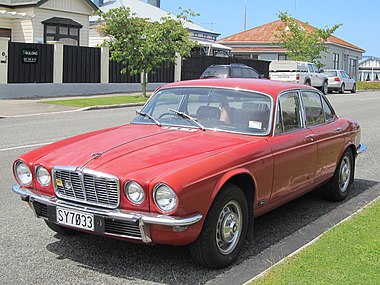 1974 Jaguar XJ6 (8268331136).jpg