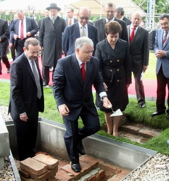 President of the Republic of Poland, Lech Kaczynski, at the groundbreaking ceremony for the POLIN Museum, 26 June 2007