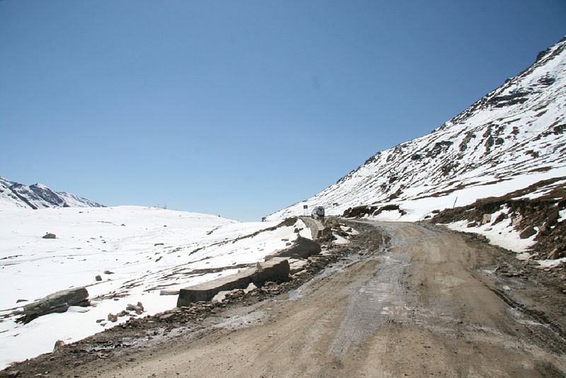 File:2007 10 09 India Rohtang Pass approach from the north.JPG