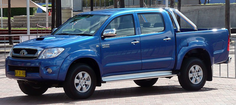 File:2008 Toyota Hilux (GGN25R) SR5 4-door utility 01.jpg