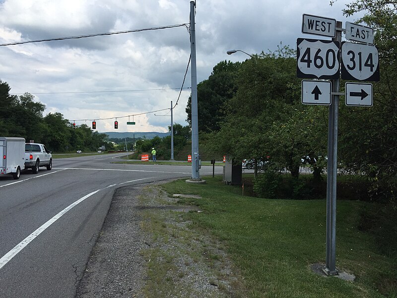 File:2017-06-13 12 26 39 View north along U.S. Route 460 at Virginia State Route 314 (Southgate Drive) in Blacksburg, Montgomery County, Virginia.jpg
