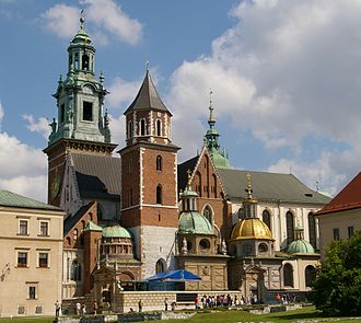 Cathedral Basilica of St. Stanislaus and St. Wenceslaus in Krakow has been the main burial site for Polish monarchs since the 14th century 292 Krakow Katedra na Wawelu 20070805.jpg