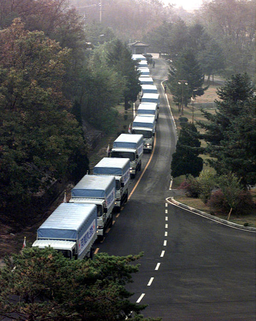 A South Korean relief caravan of 501 cattle in 50 vehicles bound for North Korea, Oct. 27, 1998.