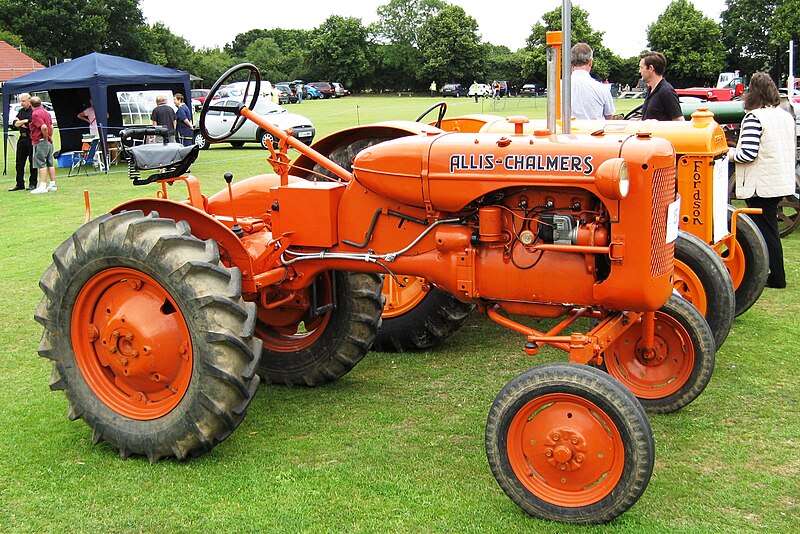 File:Allis-Chalmers Allis-Chalmers Model B tractor next to a Fordson.jpg