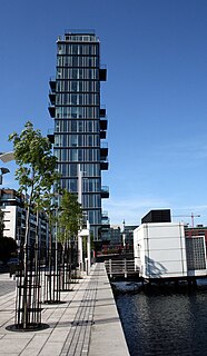 Alto Vetro Apartment block on the western side of Grand Canal Dock