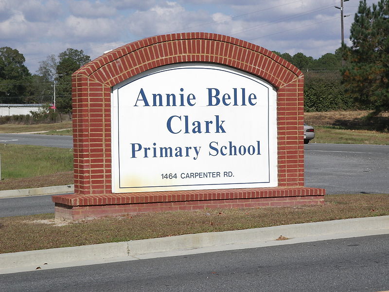 File:Annie Belle Clark Sign.JPG