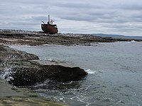 Aran Islands - Inisheer - Schiffswrack - panoramio.jpg