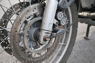 330px-BMW_R1150GS_front_discs.jpg