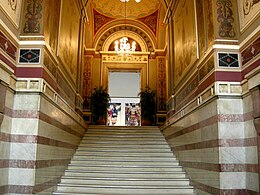 Grand staircase Bankfield Museum 005.jpg