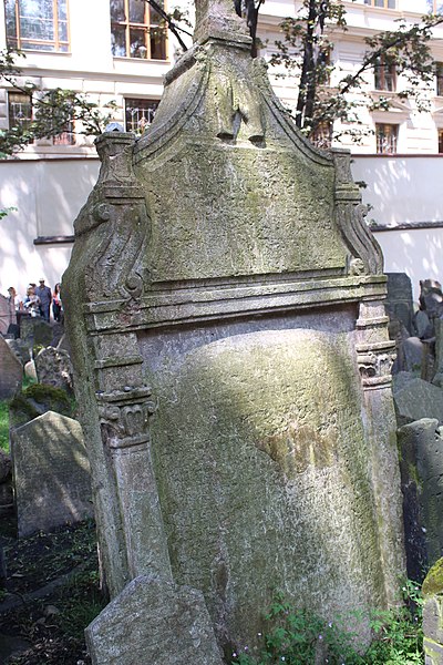 File:Beit Kevaroth Jewish cemetery Prague Josefov IMG 2803.JPG