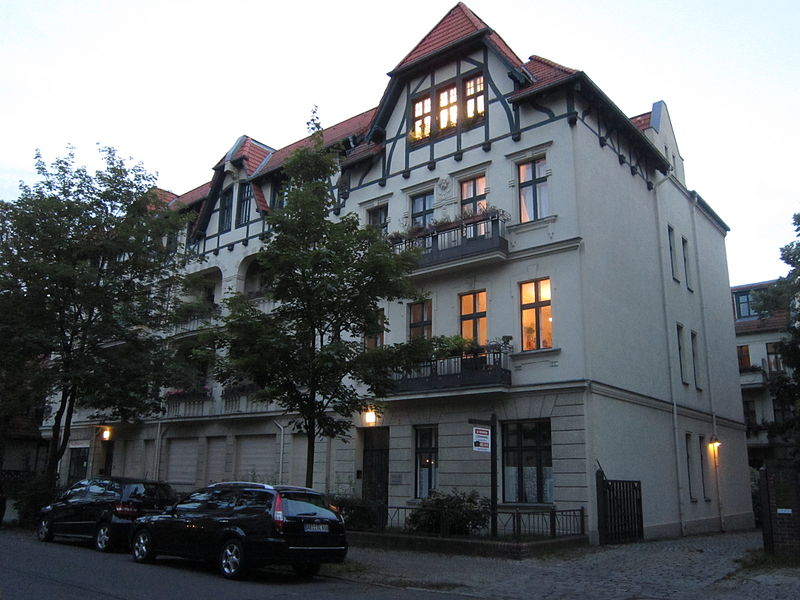 File:Berlin Niederschoenhausen Treskowstr 63-64.JPG