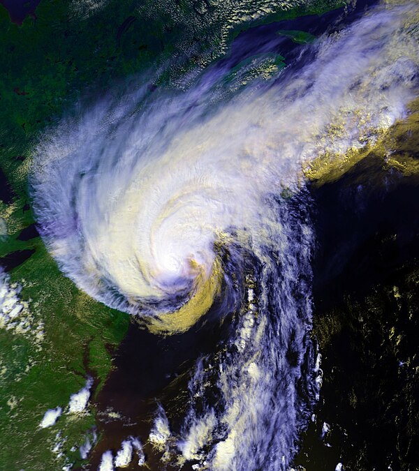 Hurricane Bob making landfall at Rhode Island