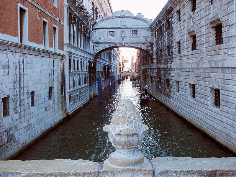 File:Bridge of Sighs (1600), from the interrogation rooms in the Doge Palace to the New Prison, Venice.jpg