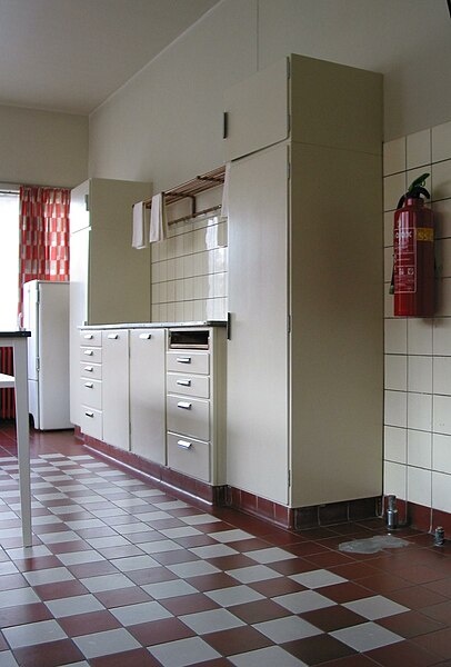 File:Bruynzeel kitchen in Sonneveld House Rotterdam.jpg