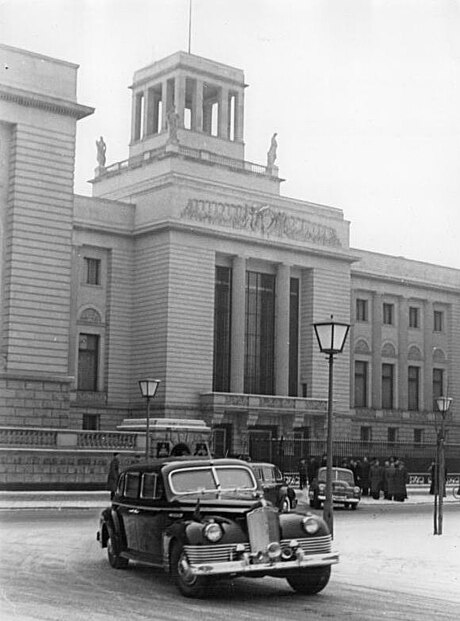 File:Bundesarchiv Bild 183-23200-0001, Berlin, Sowjetische Botschaft.jpg