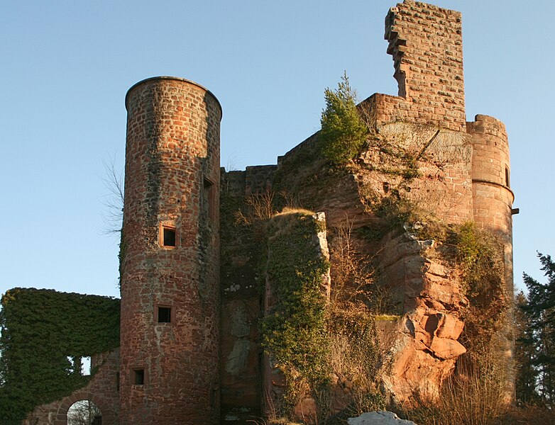 File:Burg Neudahn Nordseite.jpg