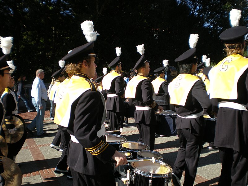 File:Cal Band en route to Memorial Stadium for 2008 Big Game 01.JPG